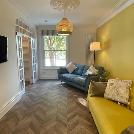 Townhouse With Harbour Views. Sleeps 7 * Bristol