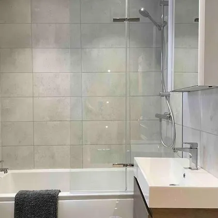Townhouse With Harbour Views. Sleeps 7 Holiday home Bristol