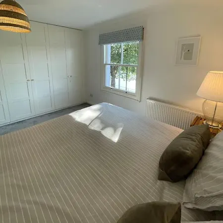 Holiday home Townhouse With Harbour Views. Sleeps 7 Bristol