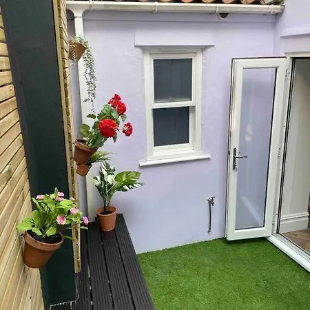 Townhouse With Harbour Views. Sleeps 7 Holiday home Bristol