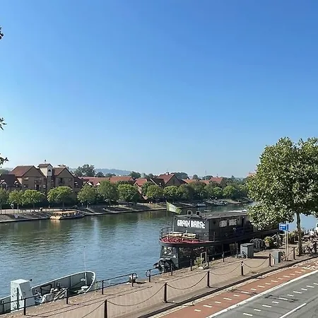 Townhouse With Harbour Views. Sleeps 7 Сasa de vacaciones Bristol